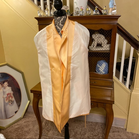 Norman Thompson Peach Jacket. - Picture 9 of 12